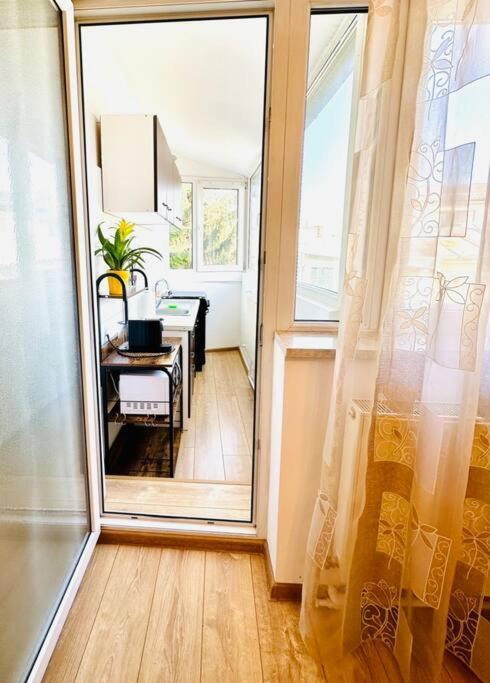 Cozy 1Br Apartment•Central•Quiet Bucarest Esterno foto