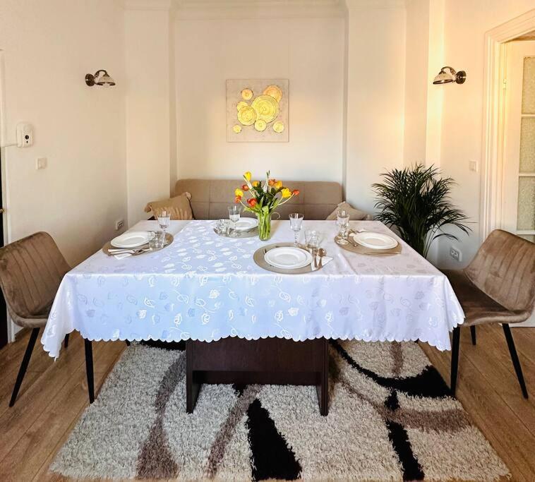 Cozy 1Br Apartment•Central•Quiet Bucarest Esterno foto